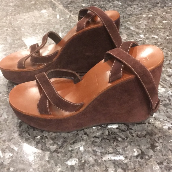 Prada, shoes. - Picture 2 of 7